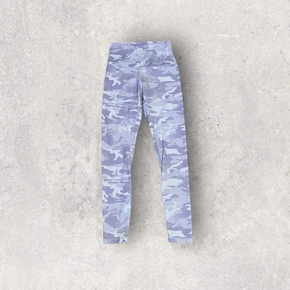 Women’s Gray Camo Leggings Size 4 - Picture 1 of 3